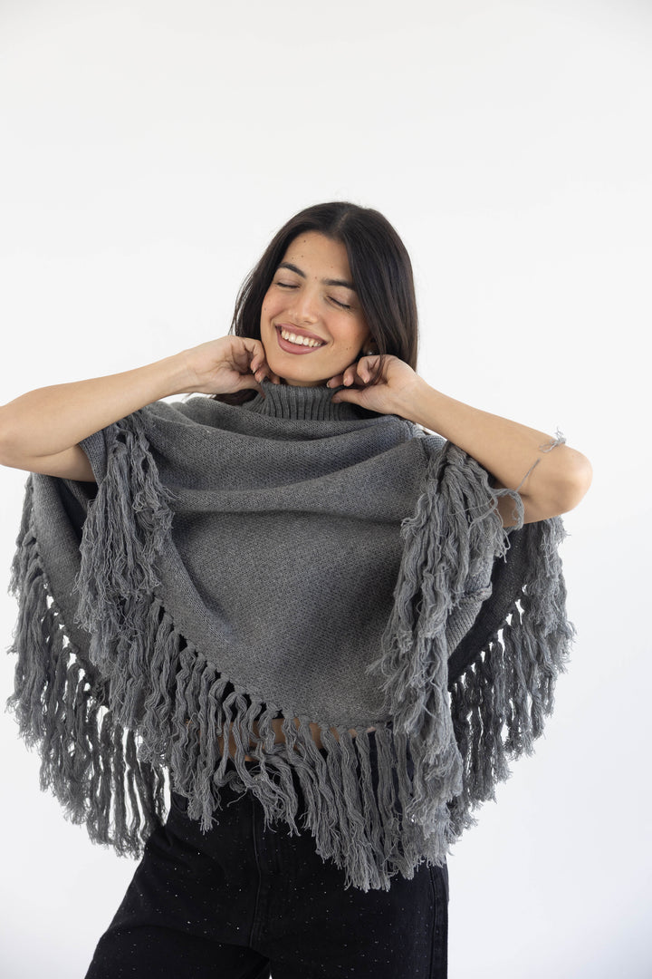 Poncho in Grey